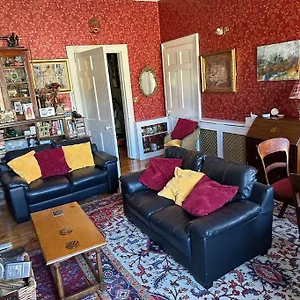 Very 2 Bedroom Flat In World Heritage Site Edinburgh